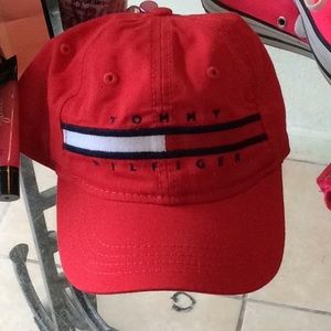 Tommy Hilfiger hat